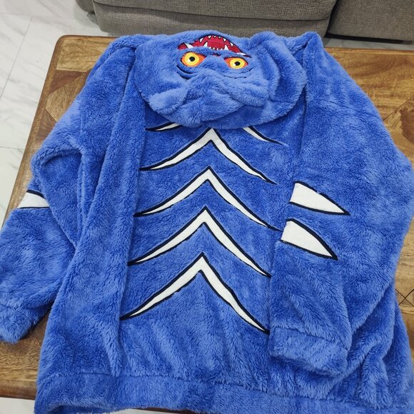 Her Universe KPop Demon Hunters sweatshirt with ears size 2x New - Picture 4 of 4